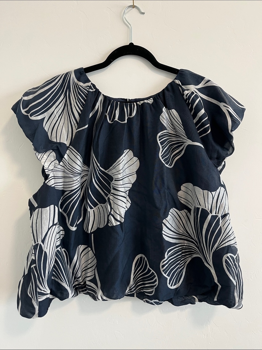 Worthington Navy White Floral Flutter-Sleeve Blouse